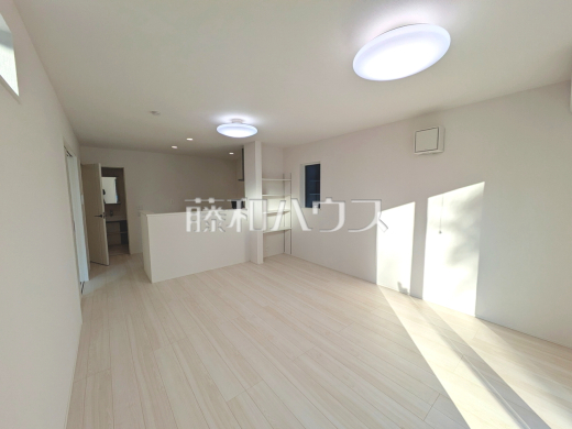 1号棟 リビング 【府中市四谷2丁目】