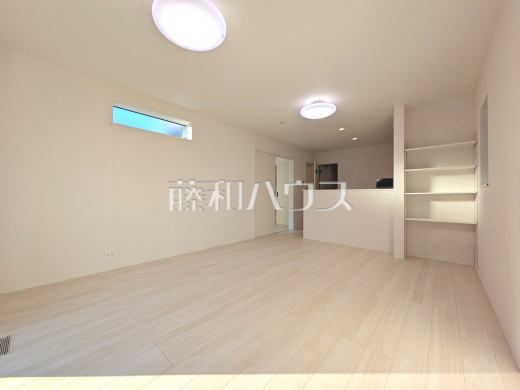 1号棟 リビング 【府中市四谷2丁目】
