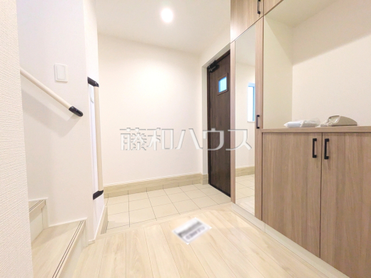 2号棟 玄関 【府中市四谷2丁目】