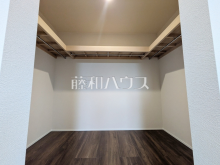 1号棟 ウォークインクローゼット 【三鷹市北野3丁目】/撮影日2026/08/27
