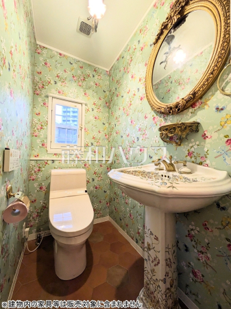 トイレ 【府中市八幡町2丁目】まるで自然に囲まれたような雰囲気ですね。 トイレ 【府中市八幡町2丁目】まるで自然に囲まれたような雰囲気ですね。