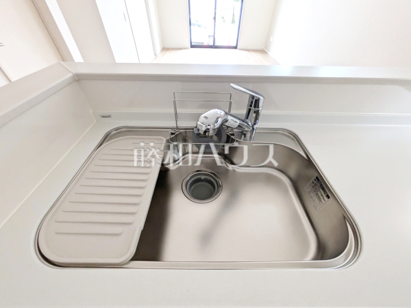 いつでもおいしいお水が飲める浄水器一体型水栓も完備 【練馬区三原台2丁目】 いつでもおいしいお水が飲める浄水器一体型水栓も完備 【練馬区三原台2丁目】