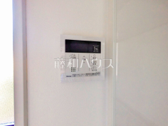 浴室給湯リモコン追焚機能付で時間差入浴もOK 浴室給湯リモコン追焚機能付で時間差入浴もOK