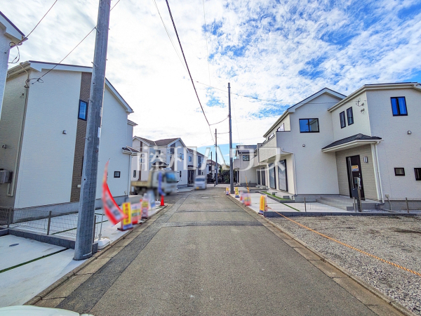 接道状況および現場風景 【東大和市狭山4丁目】 接道状況および現場風景 【東大和市狭山4丁目】