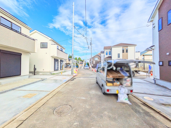 接道状況および現場風景 【東大和市狭山4丁目】 接道状況および現場風景 【東大和市狭山4丁目】