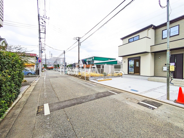 接道状況および現場風景 【小金井市貫井南町1丁目】
お住まい探しは、家の良し悪しだけでなく周辺環境も重要なポイントです。ぜひ一度お客様の目でご覧ください。 接道状況および現場風景 【小金井市貫井南町1丁目】
お住まい探しは、家の良し悪しだけでなく周辺環境も重要なポイントです。ぜひ一度お客様の目でご覧ください。