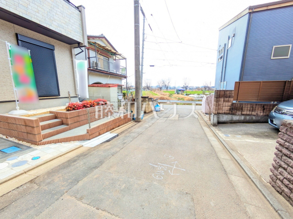 接道状況および現場風景 【富士見市大字水子】 接道状況および現場風景 【富士見市大字水子】