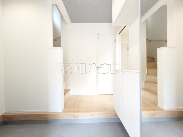 玄関ホール 【富士見市大字水子】 玄関ホール 【富士見市大字水子】