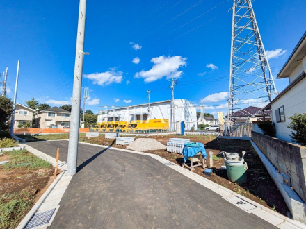 ≪接道状況≫周辺は落ち着いた雰囲気の住宅地です。小さなお子様がいるご家庭も安心です。【府中市多磨町2丁目】/撮影日2025/09/07