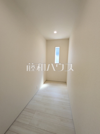 1号棟 パントリー(3.0帖) 【志木市上宗岡1丁目】
パントリーは災害用の備蓄品を置く場所としても活用できます 1号棟 パントリー(3.0帖) 【志木市上宗岡1丁目】
パントリーは災害用の備蓄品を置く場所としても活用できます