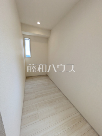 2号棟 パントリー(3.0帖) 【志木市上宗岡1丁目】
パントリーは災害用の備蓄品を置く場所としても活用できます 2号棟 パントリー(3.0帖) 【志木市上宗岡1丁目】
パントリーは災害用の備蓄品を置く場所としても活用できます