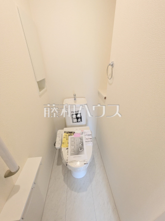 2号棟 トイレ 【志木市上宗岡1丁目】
きれいでさわやか、ウォシュレット付きトイレ 2号棟 トイレ 【志木市上宗岡1丁目】
きれいでさわやか、ウォシュレット付きトイレ