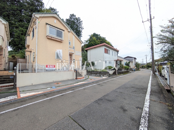 接道状況および現場風景 【八王子市南陽台2丁目】 接道状況および現場風景 【八王子市南陽台2丁目】