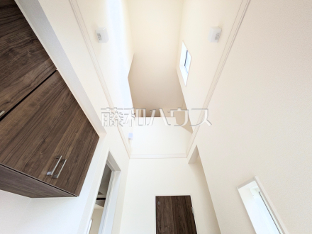 10号棟 玄関吹き抜け 【東久留米市前沢2丁目】/撮影日2025/10/24