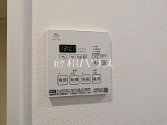 24時間換気システム 24時間換気システムにより、花粉・PM2.5などの微小粒子物質の侵入を防ぎ、快適な室内を保ちます。
24時間換気システム 24時間換気システムにより、花粉・PM2.5などの微小粒子物質の侵入を防ぎ、快適な室内を保ちます。