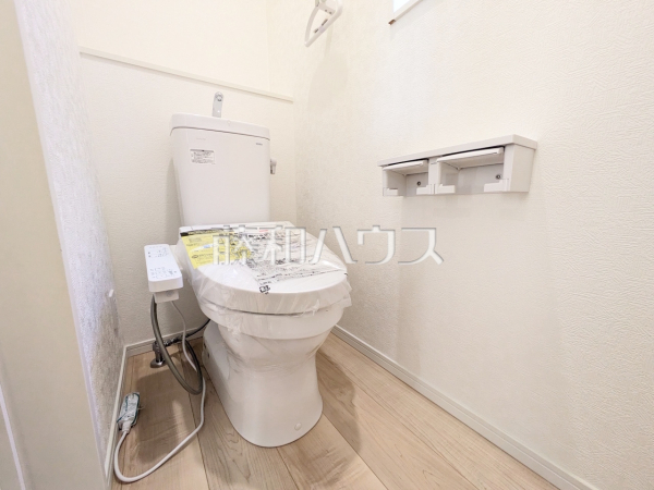 3号棟 トイレ 【志木市中宗岡5丁目】 各階にトイレがあると、階段の上り下りをせずに済むため就寝時なども便利です。 3号棟 トイレ 【志木市中宗岡5丁目】 各階にトイレがあると、階段の上り下りをせずに済むため就寝時なども便利です。