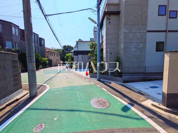 接道状況および現場風景 【世田谷区瀬田5丁目】 接道状況および現場風景 【世田谷区瀬田5丁目】