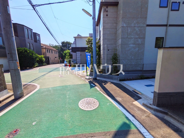 接道状況および現場風景 【世田谷区瀬田5丁目】 接道状況および現場風景 【世田谷区瀬田5丁目】