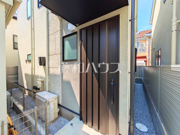 1号棟 玄関 【世田谷区瀬田5丁目】 1号棟 玄関 【世田谷区瀬田5丁目】