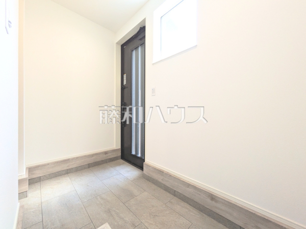 1号棟 玄関 【世田谷区瀬田5丁目】 1号棟 玄関 【世田谷区瀬田5丁目】