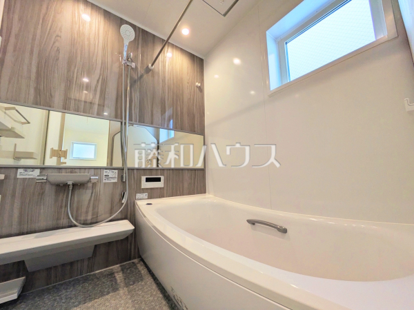 2号棟 浴室 【世田谷区瀬田5丁目】
落ち着いた色合いで疲れたからだを癒す、贅沢なくつろぎ空間です。 2号棟 浴室 【世田谷区瀬田5丁目】
落ち着いた色合いで疲れたからだを癒す、贅沢なくつろぎ空間です。