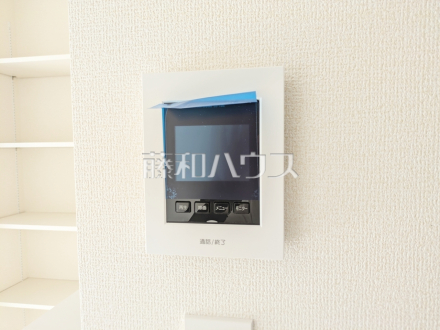 1号棟 TVモニター付きインターホン 【日野市栄町4丁目】 TVモニター付きインターホンのため訪問者がひと目で分かります。 /撮影日2025/09/18