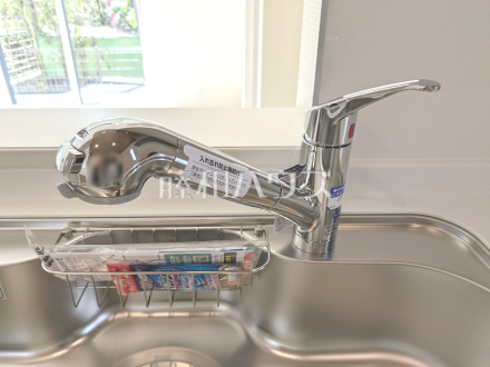 1号棟 浄水器一体型水栓 【日野市栄町4丁目】 いつでもおいしいお水が飲める浄水器一体型水栓も完備。 /撮影日2025/09/18