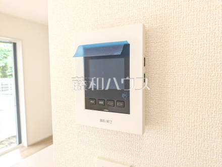 2号棟 TVモニター付きインターホン 【日野市栄町4丁目】 訪問者がわかるTVモニター付インターホンは、お子様がお留守番をされるときも安心ですね。 /撮影日2025/09/18