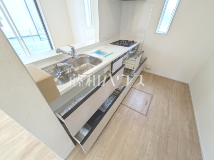 2号棟 キッチン 【日野市栄町4丁目】/撮影日2025/09/18