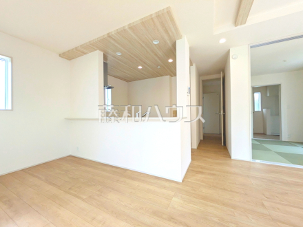 2号棟 リビング 【日野市栄町4丁目】/撮影日2025/09/18