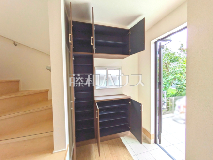 3号棟 玄関収納 【日野市栄町4丁目】/撮影日2025/09/18