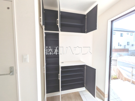 5号棟 玄関収納 【日野市栄町4丁目】/撮影日2025/09/18