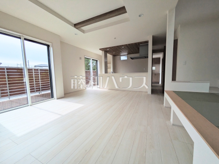 6号棟 リビング 【日野市栄町4丁目】/撮影日2025/10/03