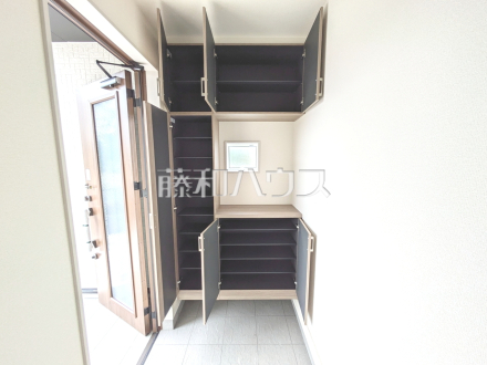 6号棟 玄関収納 【日野市栄町4丁目】/撮影日2025/09/18