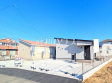 現場風景 【八王子市小宮町】階段の無いバリアフリーな平屋建て! 間口も十分な幅があり、大きめの車(車種による)でもラクラク駐車していただけます。 現場風景 【八王子市小宮町】階段の無いバリアフリーな平屋建て! 間口も十分な幅があり、大きめの車(車種による)でもラクラク駐車していただけます。