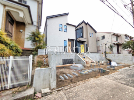 ■外観■ お住まい探しは、家の良し悪しだけでなく周辺環境も重要なポイントです。ぜひ一度お客様の目でご覧ください。【日野市程久保2丁目】/撮影日2025/10/12