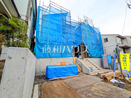 ■現場風景■ 建築中のため、完成後には確認できなくなる構造部分などが今ならご覧いただけます。入居後のマイホームへの愛着も違うかもしれませんね!【日野市程久保2丁目】/撮影日2025/10/18