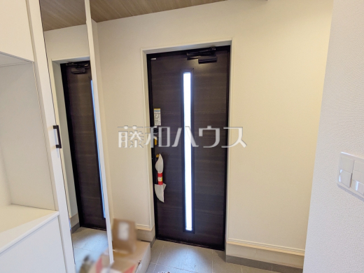 玄関 【福岡市早良区野芥6丁目】