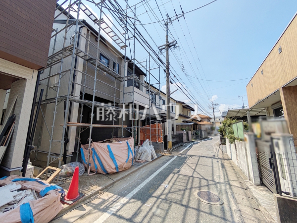 1号棟 接道状況および現場風景 【福岡市早良区飯倉3丁目】 1号棟 接道状況および現場風景 【福岡市早良区飯倉3丁目】