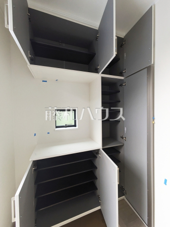 A号棟 玄関収納 【東大和市向原2丁目】 A号棟 玄関収納 【東大和市向原2丁目】