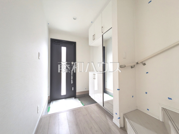 B号棟 玄関 【東大和市向原2丁目】 B号棟 玄関 【東大和市向原2丁目】