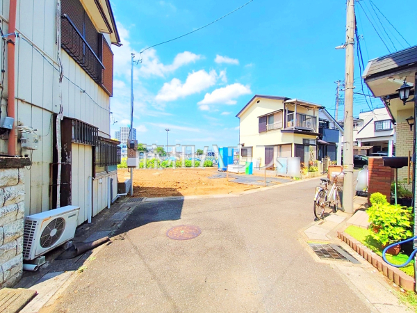 接道状況および現場風景 【富士見市上沢3丁目】平日のご案内も可能です。まずはお気軽にお問合せ下さいませ。 接道状況および現場風景 【富士見市上沢3丁目】平日のご案内も可能です。まずはお気軽にお問合せ下さいませ。