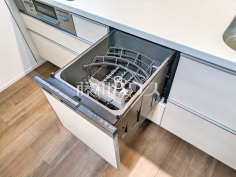 食器洗浄乾燥機後片付けの手間を削減し、趣味の時間や家族との時間を増やせる食器洗い乾燥機を標準装備 食器洗浄乾燥機後片付けの手間を削減し、趣味の時間や家族との時間を増やせる食器洗い乾燥機を標準装備