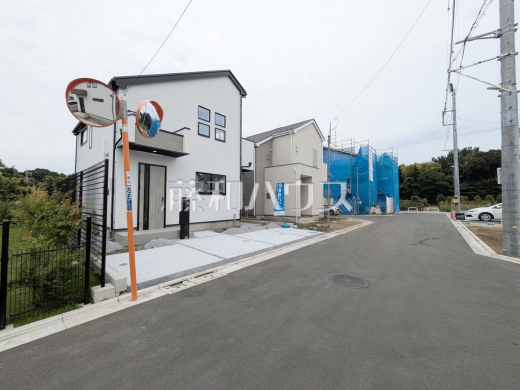 接道状況および現場風景 【三鷹市大沢2丁目】