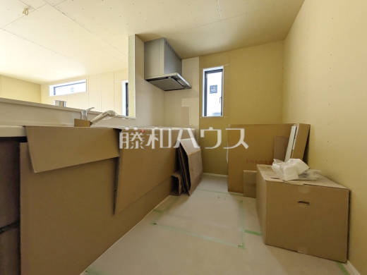 6号棟 キッチン(施工中) 【三鷹市大沢2丁目】