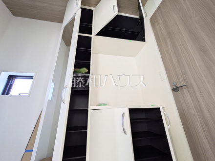 15号棟 玄関収納 【三鷹市大沢2丁目】/撮影日2026/05/10