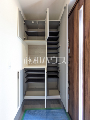 1号棟 玄関収納 【立川市若葉町1丁目】