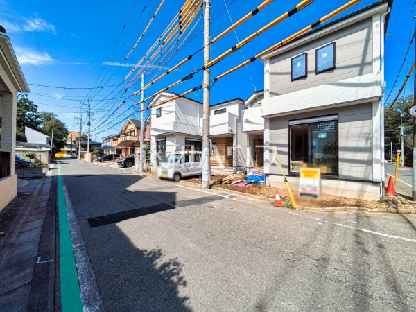 接道状況および現場風景 【所沢市緑町3丁目】 物件の事、諸費用の事など、小さな疑問もお気軽にご連絡・ご相談下さい。 接道状況および現場風景 【所沢市緑町3丁目】 物件の事、諸費用の事など、小さな疑問もお気軽にご連絡・ご相談下さい。