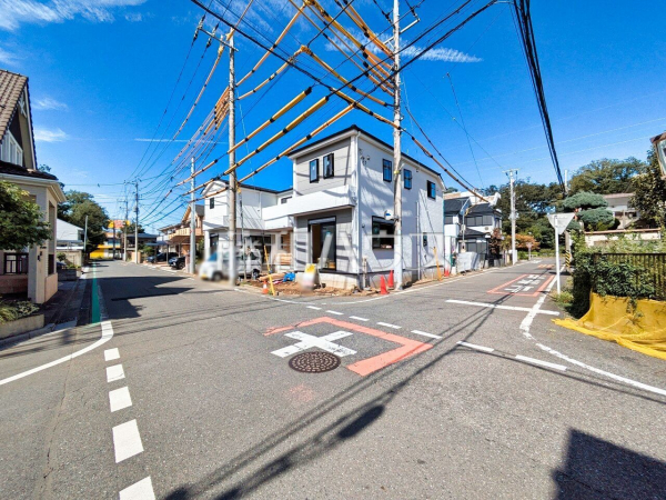 接道状況および現場風景 【所沢市緑町3丁目】ぜひ実物をご覧いただきたく思います。喜んでご案内いたしますのでお気軽にお問合せ下さい。 接道状況および現場風景 【所沢市緑町3丁目】ぜひ実物をご覧いただきたく思います。喜んでご案内いたしますのでお気軽にお問合せ下さい。