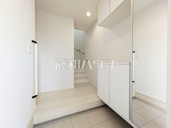 玄関ホール 【志木市中宗岡3丁目】 玄関ホール 【志木市中宗岡3丁目】